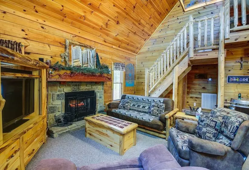 Sevierville Cabin W/ Wraparound Deck + Lake Access