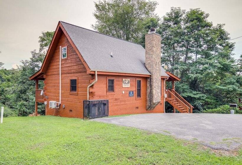 Sevierville Cabin W/ Wraparound Deck + Lake Access