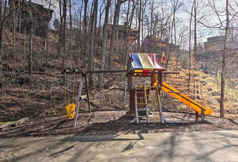 Sevierville Cabin W/ Wraparound Deck + Lake Access