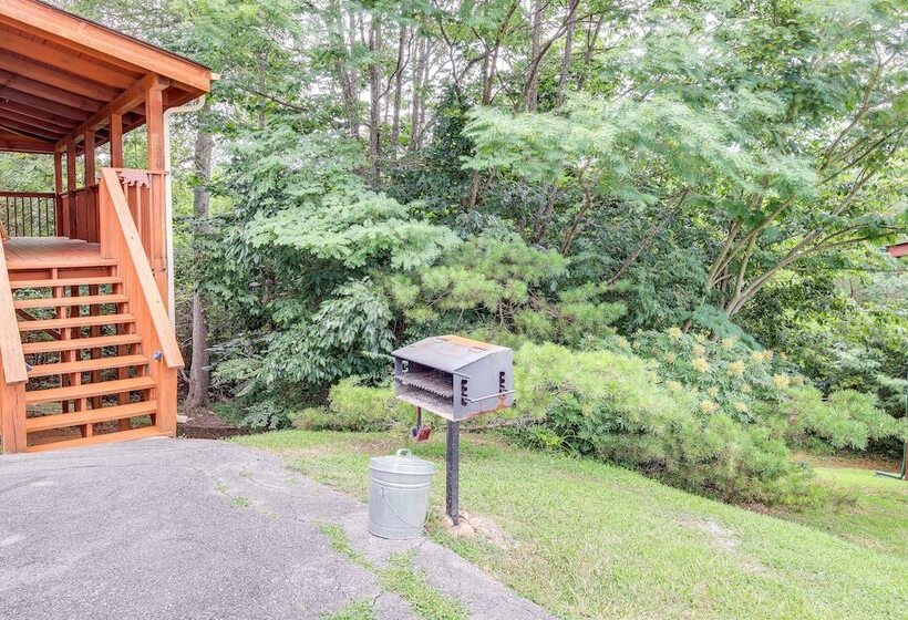 Sevierville Cabin W/ Wraparound Deck + Lake Access