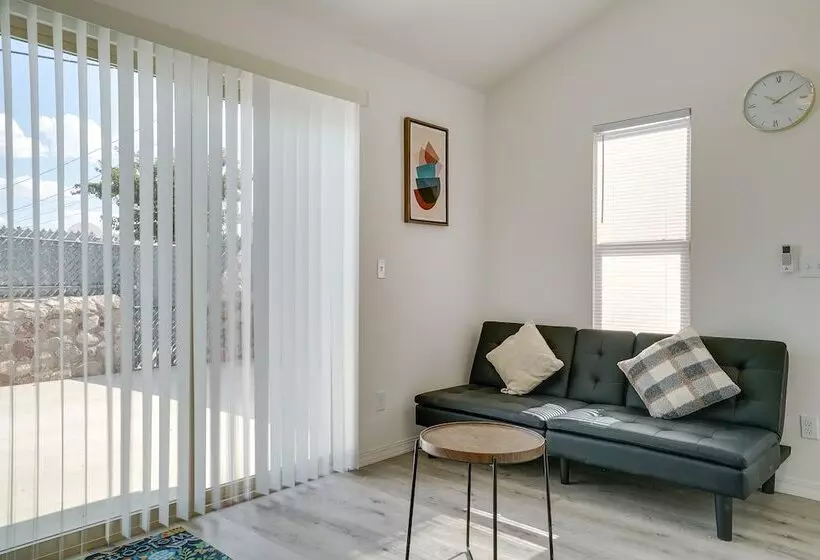 Sleek + Modern El Paso Retreat ~ 6 Mi To Downtown!