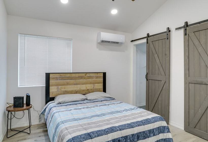 Sleek + Modern El Paso Retreat ~ 6 Mi To Downtown!