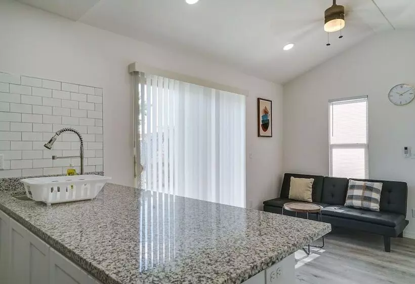 Sleek + Modern El Paso Retreat ~ 6 Mi To Downtown!