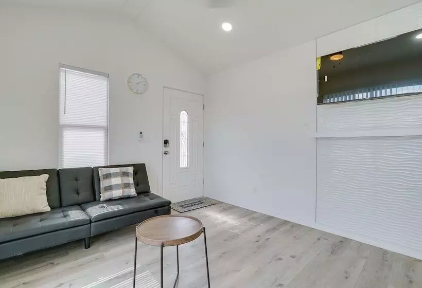 Sleek + Modern El Paso Retreat ~ 6 Mi To Downtown!