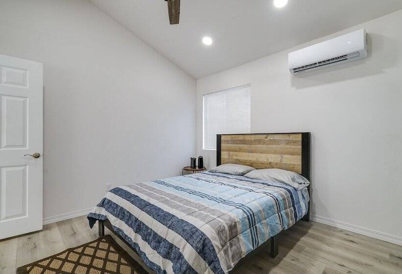 Sleek + Modern El Paso Retreat ~ 6 Mi To Downtown!
