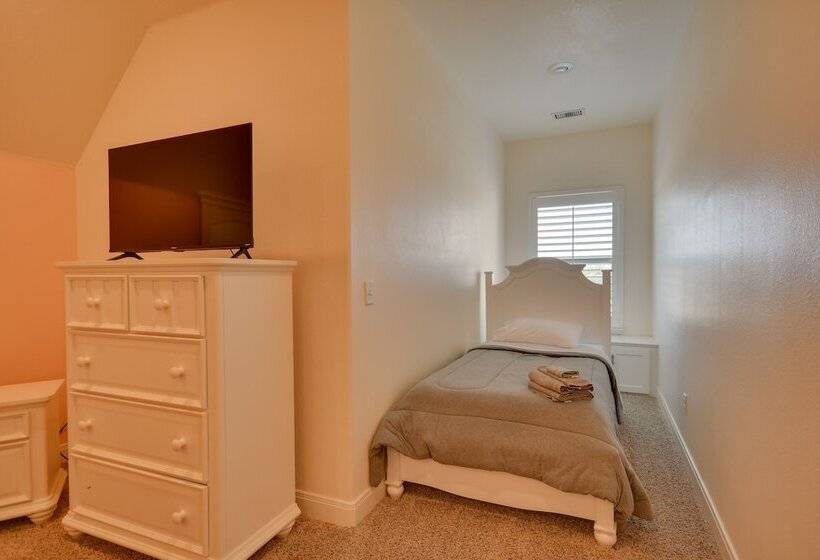 Spacious Amarillo Home: 6 Mi To Downtown!