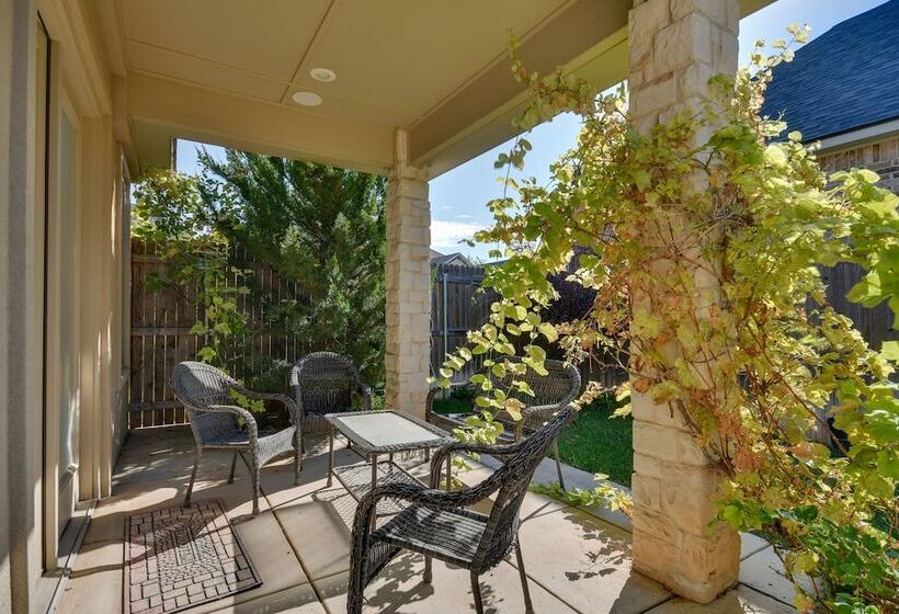 Spacious Amarillo Home: 6 Mi To Downtown!