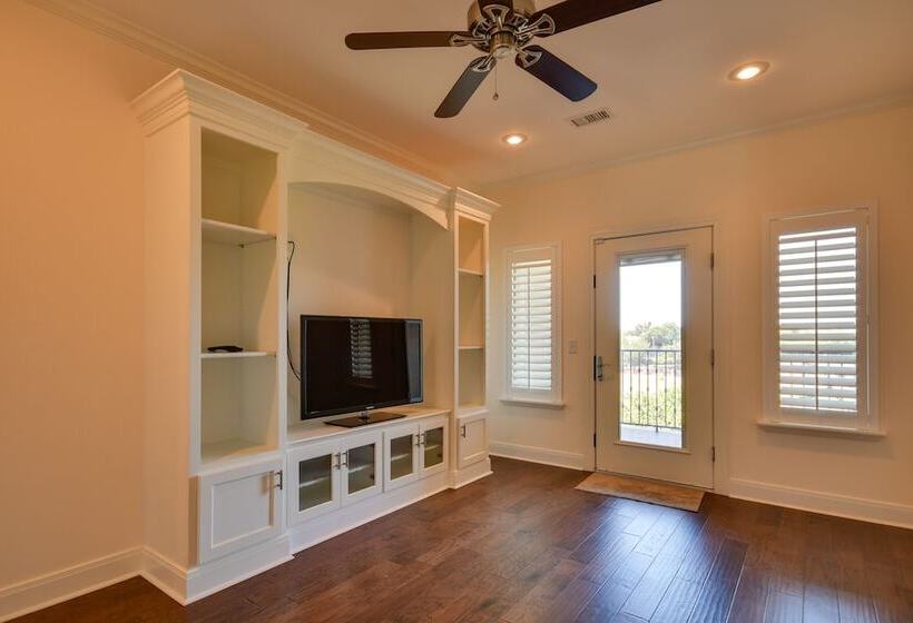 Spacious Amarillo Home: 6 Mi To Downtown!