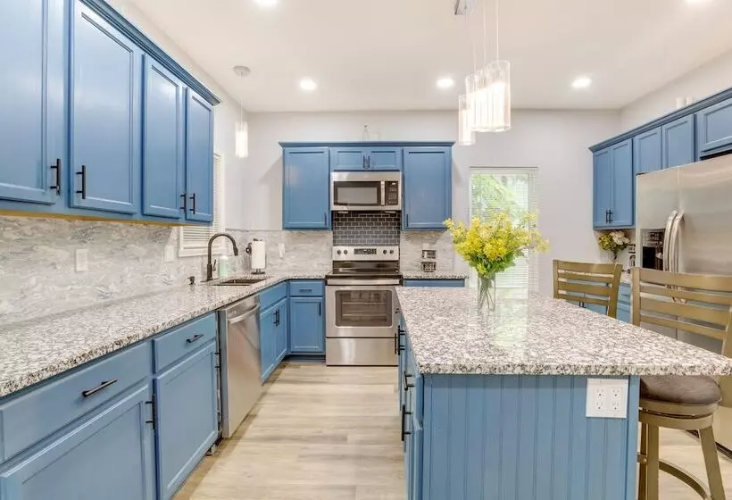 Spacious Atlanta Home ~ 2 Mi To Downtown!