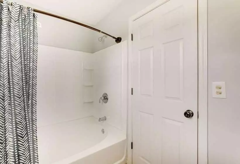 Spacious Atlanta Home ~ 2 Mi To Downtown!