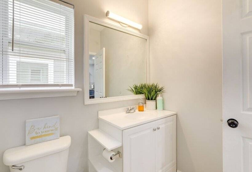 Spacious Atlanta Home ~ 2 Mi To Downtown!