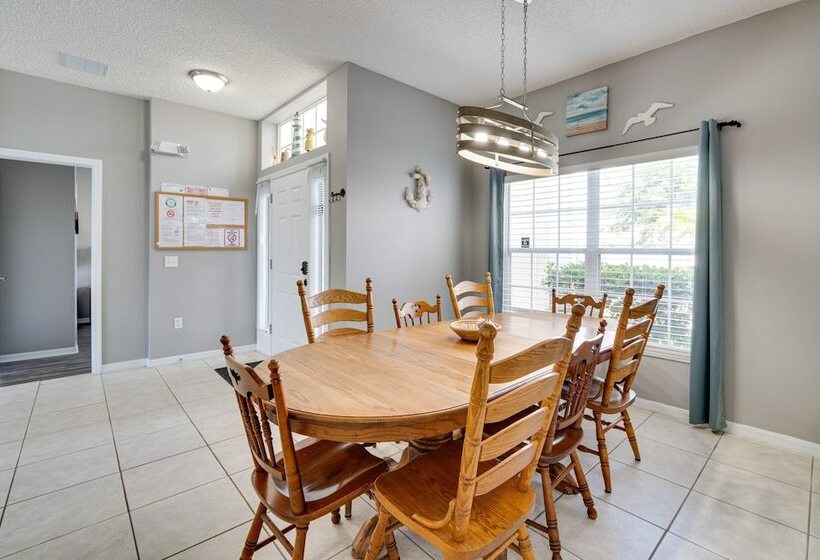 Kissimmee Home: Pool, Game Room & Lake Views!