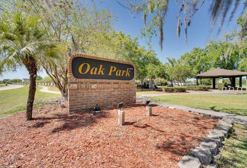 Kissimmee Home: Pool, Game Room & Lake Views!