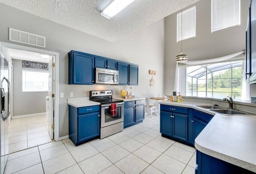 Kissimmee Home: Pool, Game Room & Lake Views!