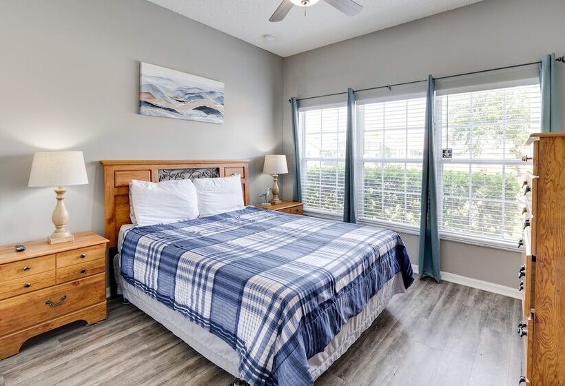 Kissimmee Home: Pool, Game Room & Lake Views!