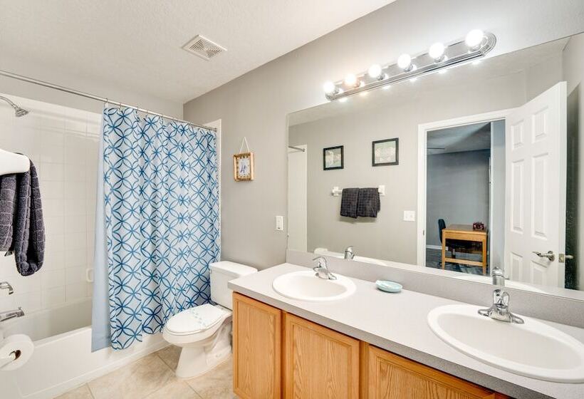 Kissimmee Home: Pool, Game Room & Lake Views!