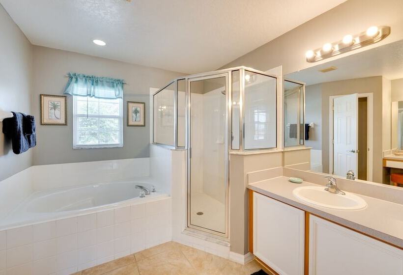 Kissimmee Home: Pool, Game Room & Lake Views!