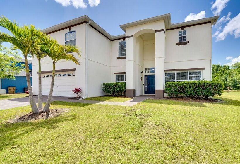 Kissimmee Home: Pool, Game Room & Lake Views!