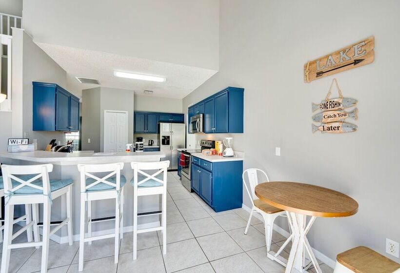 Kissimmee Home: Pool, Game Room & Lake Views!