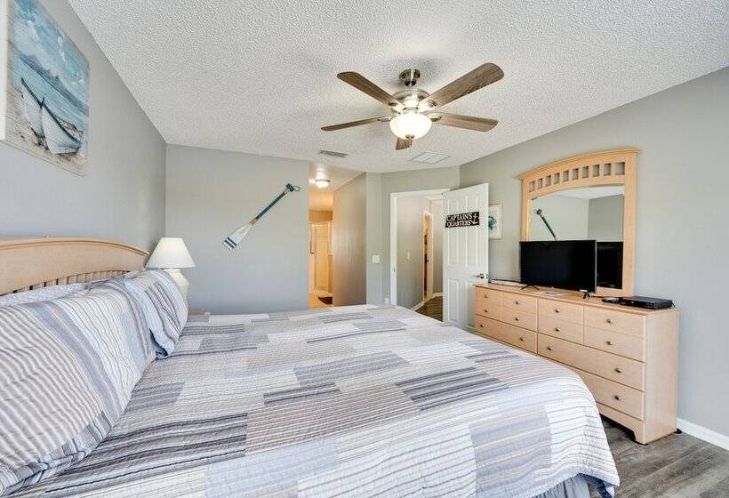 Kissimmee Home: Pool, Game Room & Lake Views!