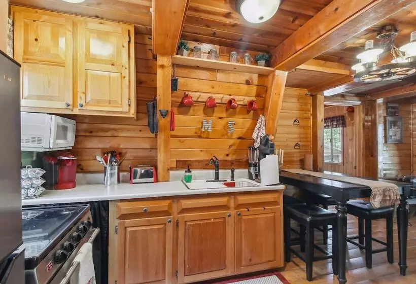 Near Trails: Forest Lake Retreat W/ Backyard Oasis