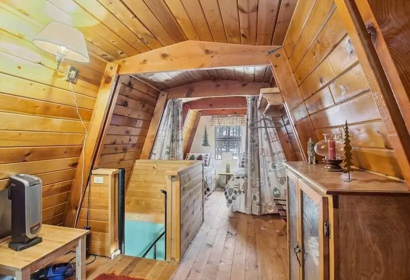 Near Trails: Forest Lake Retreat W/ Backyard Oasis