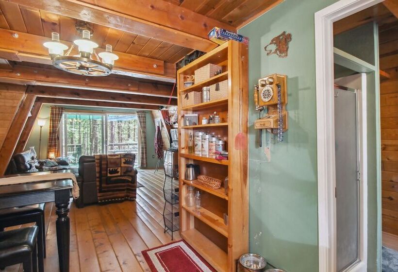 Near Trails: Forest Lake Retreat W/ Backyard Oasis