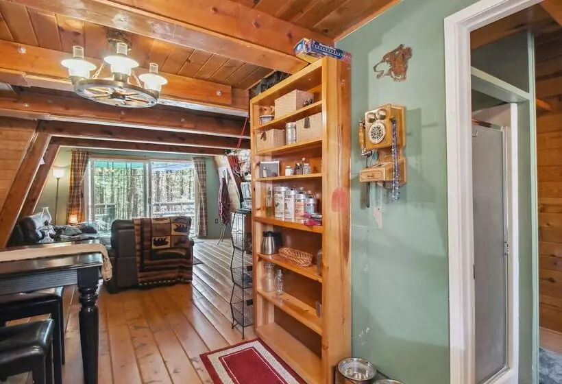 Near Trails: Forest Lake Retreat W/ Backyard Oasis