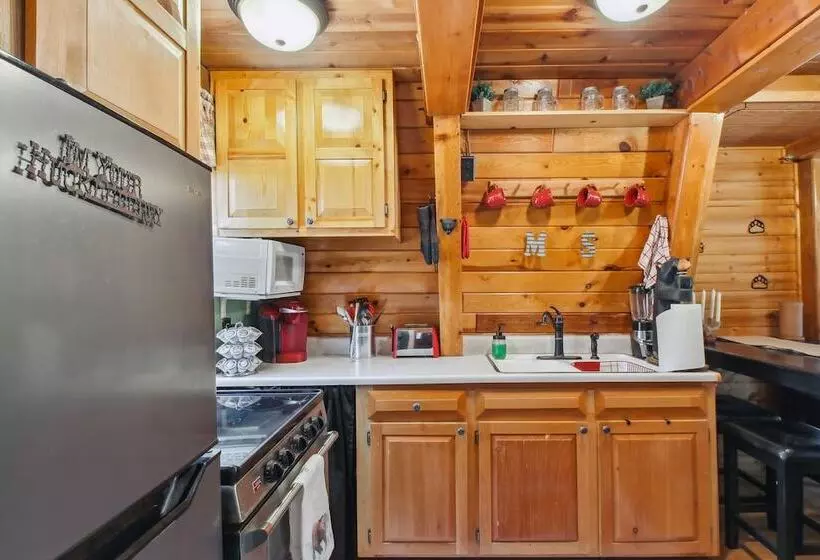 Near Trails: Forest Lake Retreat W/ Backyard Oasis