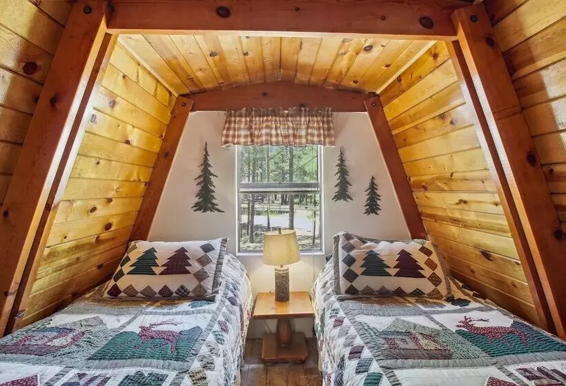 Near Trails: Forest Lake Retreat W/ Backyard Oasis