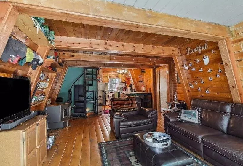 Near Trails: Forest Lake Retreat W/ Backyard Oasis