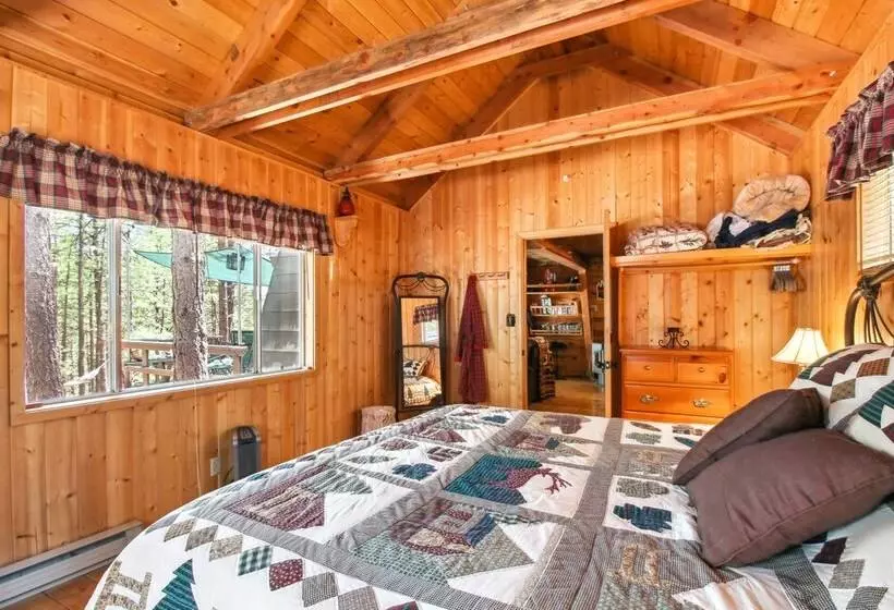 Near Trails: Forest Lake Retreat W/ Backyard Oasis