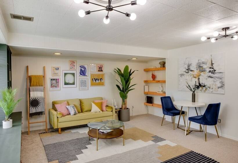 Updated Tacoma Home W/ Fire Pit!