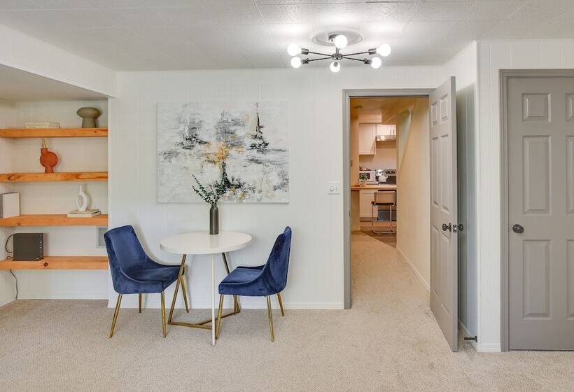 Updated Tacoma Home W/ Fire Pit!