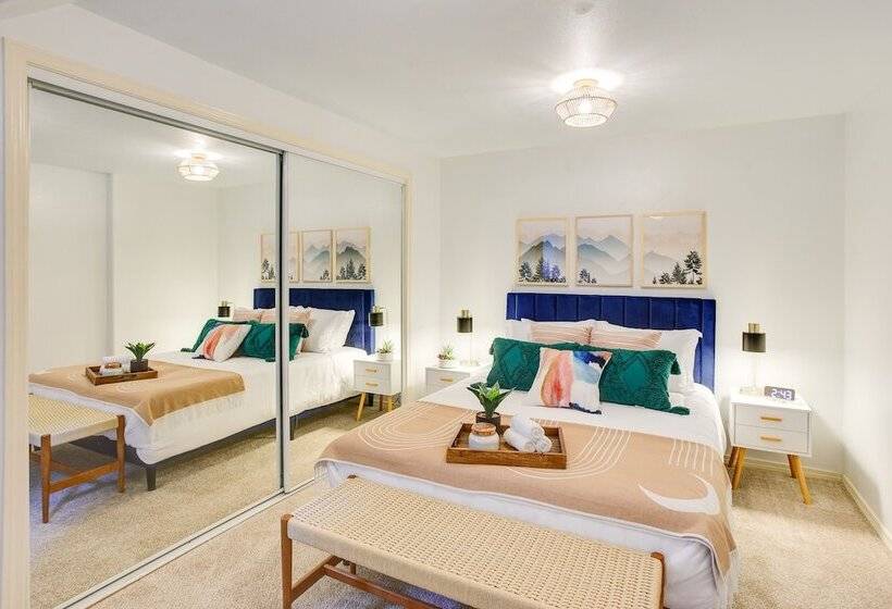 Updated Tacoma Home W/ Fire Pit!