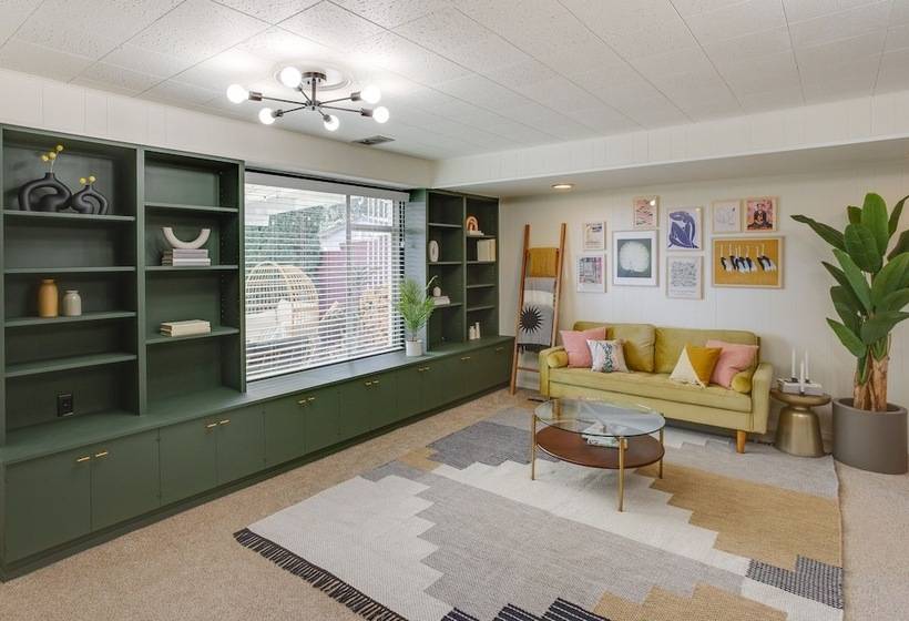 Updated Tacoma Home W/ Fire Pit!