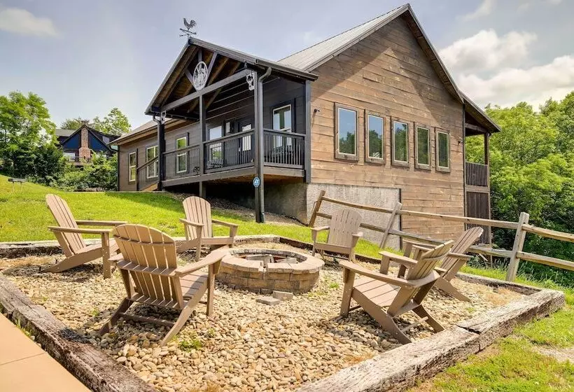 Upscale Sevierville Cabin W/ Hot Tub & Views!