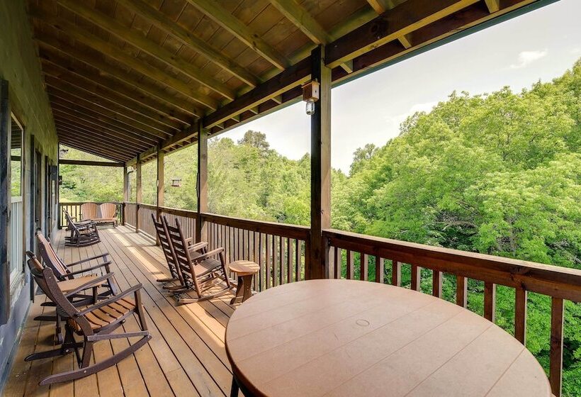 Upscale Sevierville Cabin W/ Hot Tub & Views!