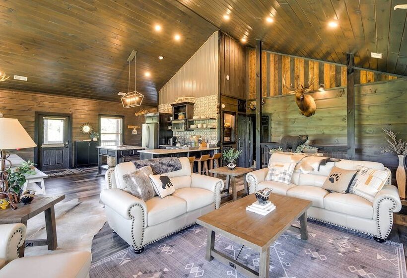 Upscale Sevierville Cabin W/ Hot Tub & Views!