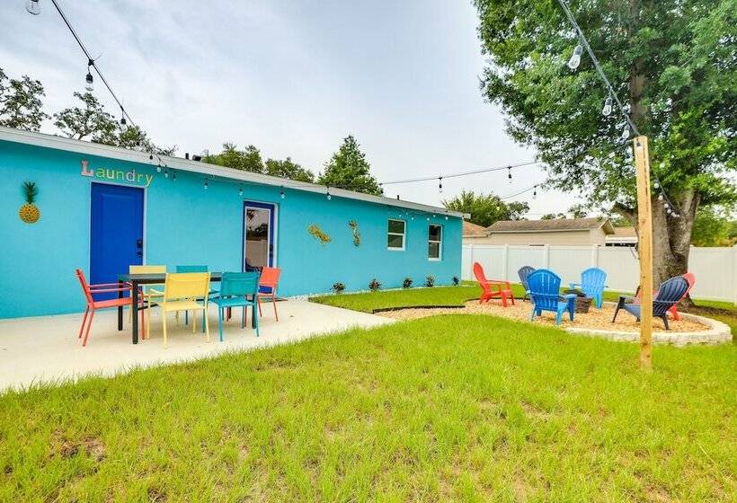 Vibrant Palmetto Vacation Home W/ Patio & Fire Pit