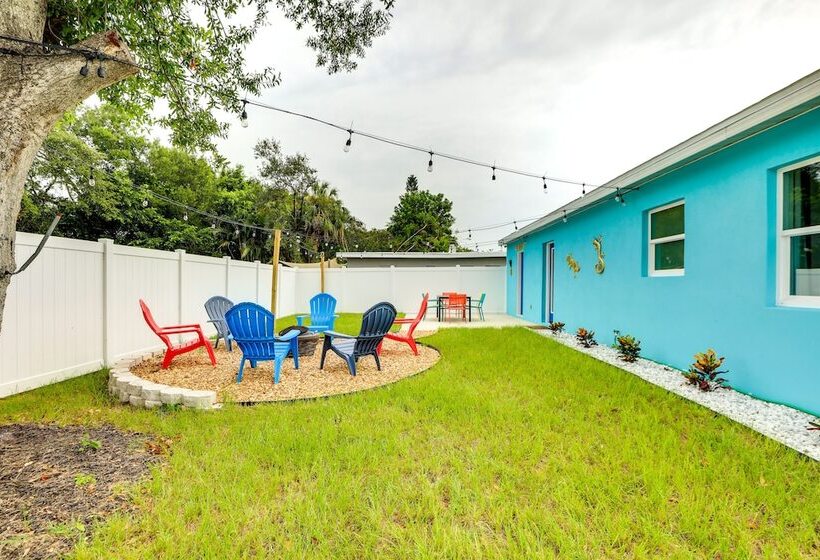 Vibrant Palmetto Vacation Home W/ Patio & Fire Pit