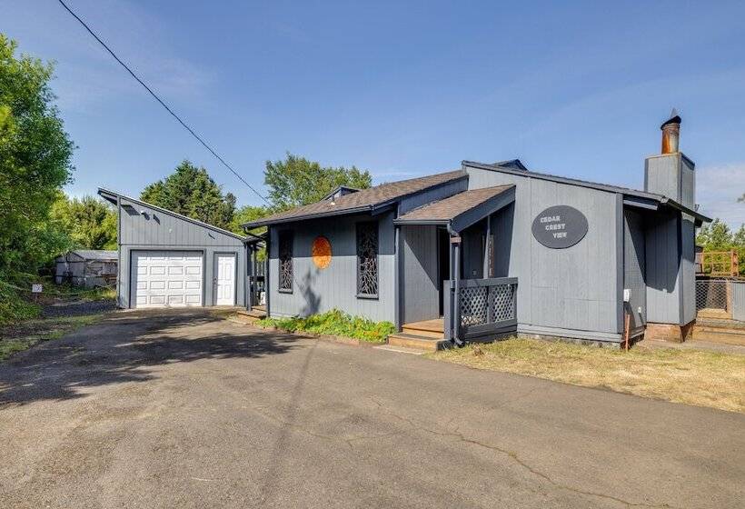 Private Hot Tub & Views: Lovely Waldport Home