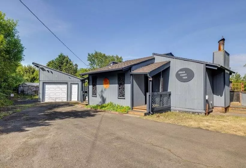 Private Hot Tub & Views: Lovely Waldport Home