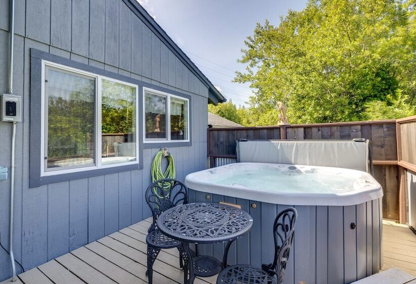 Private Hot Tub & Views: Lovely Waldport Home