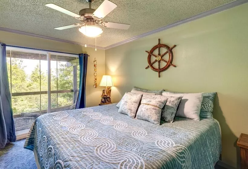 Private Hot Tub & Views: Lovely Waldport Home