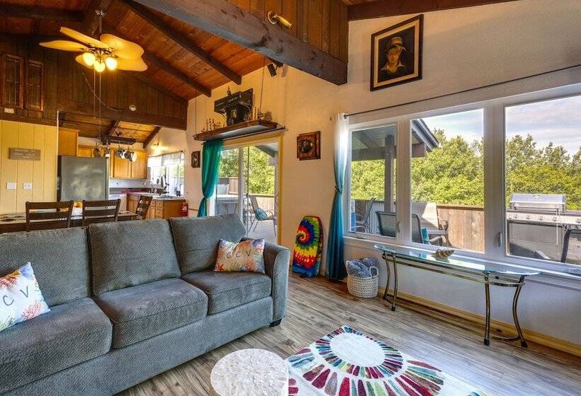 Private Hot Tub & Views: Lovely Waldport Home