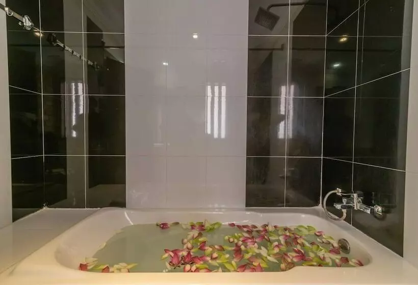 Hotelli Kings Luxury