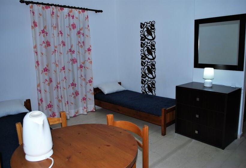 ホテル Koula Apartments