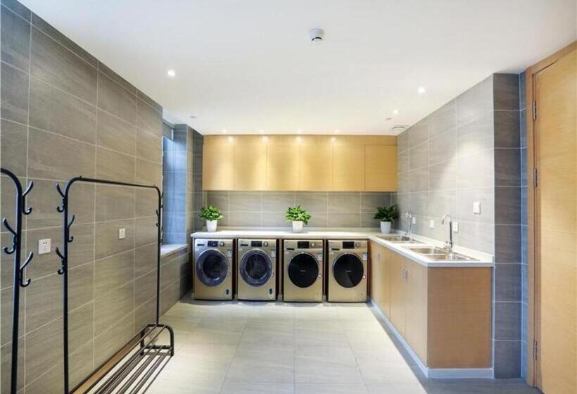 Lavande Hotels Urumqi Beijing Nan Road Railway Bureau Metro Station