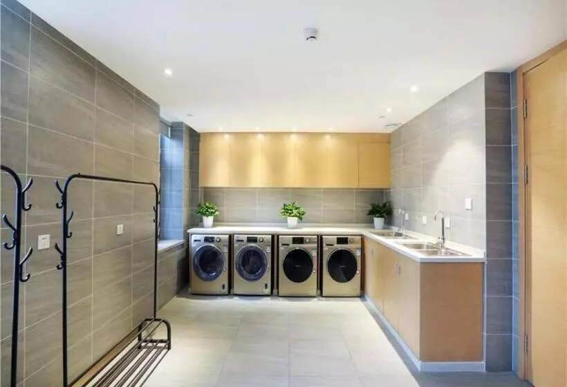 Lavande Hotels Urumqi Beijing Nan Road Railway Bureau Metro Station